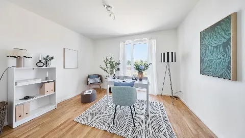 Arbeitszimmer mit Blick nach draußen des Musterhauses in UP TOWN Houses.